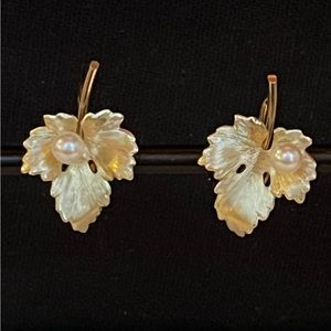 Vintage Pearl and Leaf  Earrings. 7/8 inch